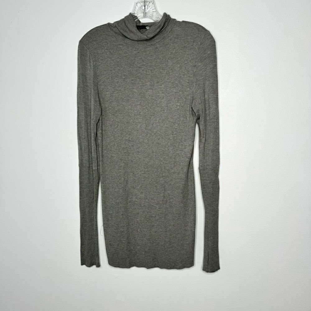 Lola & Sophie gray top size medium
